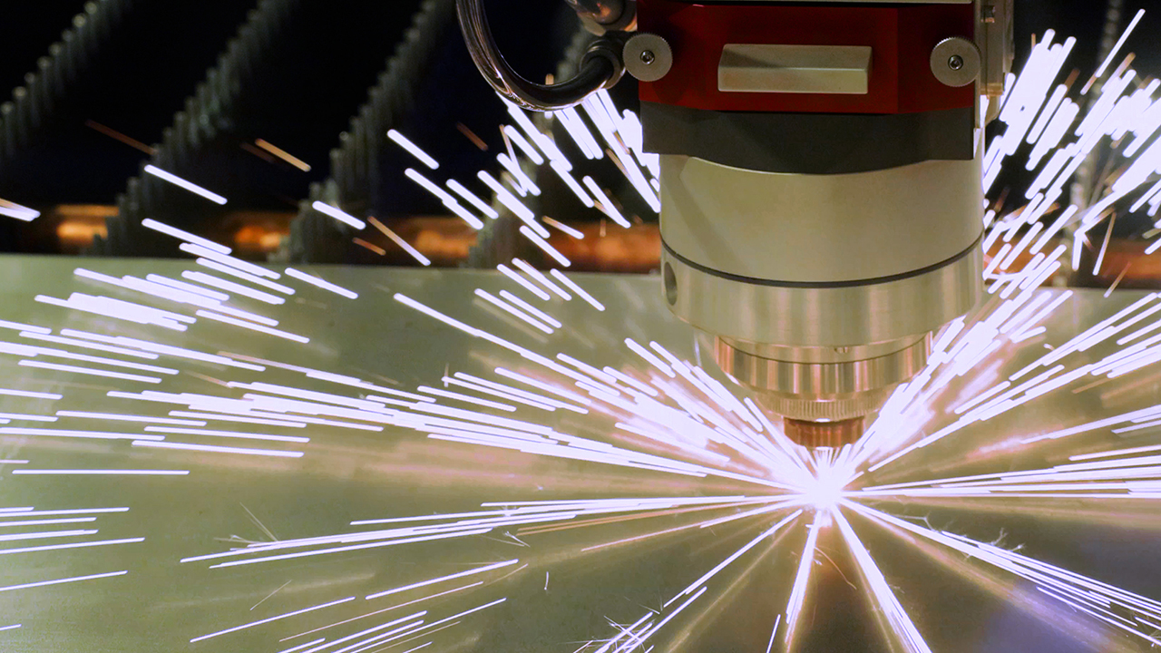 Linea di taglio laser in produzione