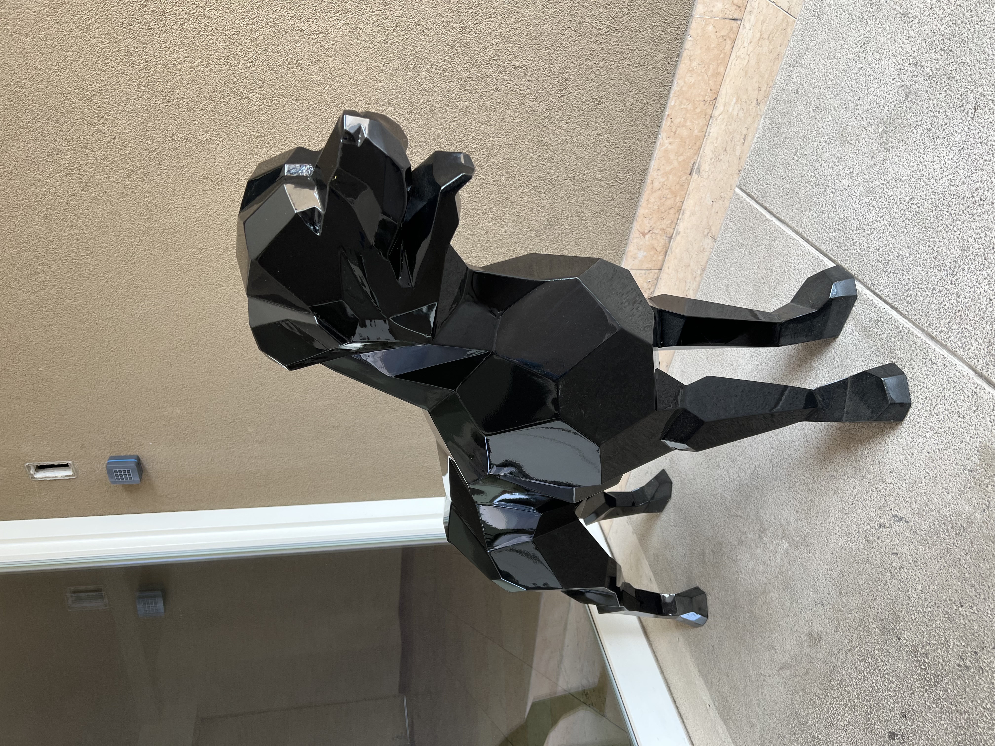 Metal structures during painting